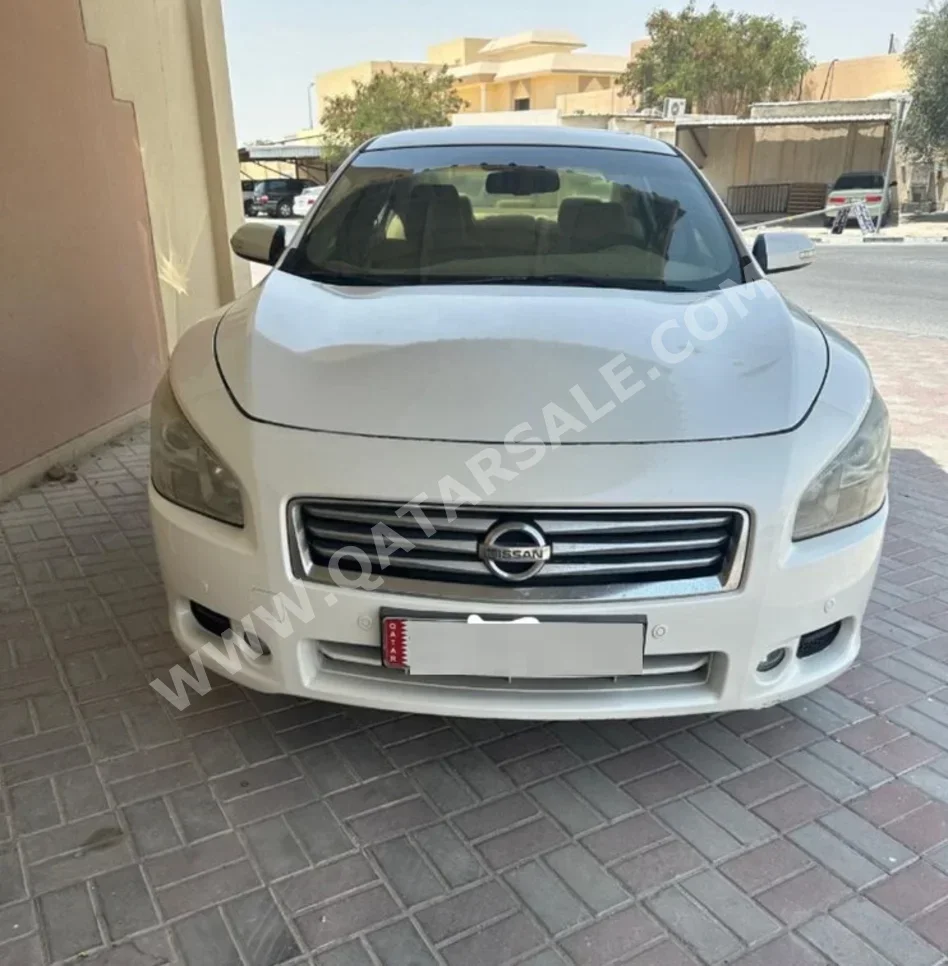 Nissan  Maxima  SV  2012  Automatic  92,000 Km  6 Cylinder  All Wheel Drive (AWD)  Sedan  White