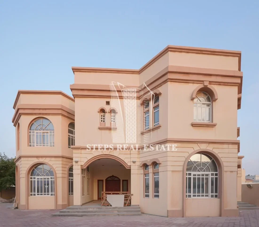 Family Residential  - Not Furnished  - Doha  - Al Dafna  - 7 Bedrooms