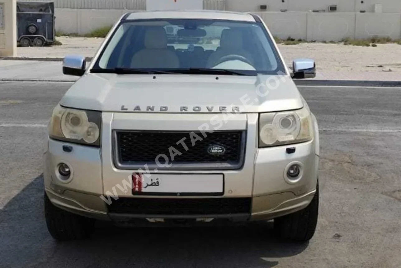 Land Rover  LR2  HSE  2009  Automatic  171,000 Km  6 Cylinder  Four Wheel Drive (4WD)  SUV  Gold