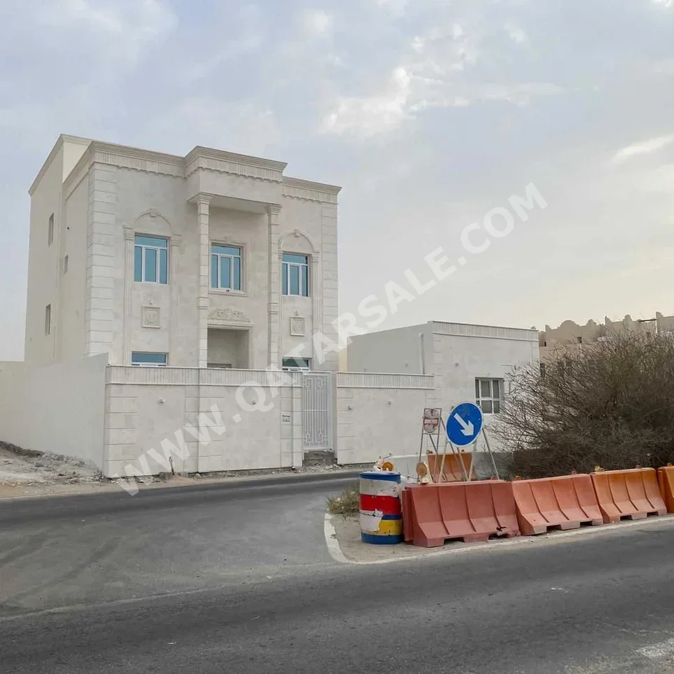 Family Residential  - Not Furnished  - Umm Salal  - Umm Salal Ali  - 8 Bedrooms