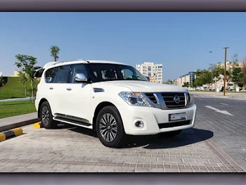 Nissan  Patrol  Platinum  2016  Automatic  328,000 Km  8 Cylinder  Four Wheel Drive (4WD)  SUV  White