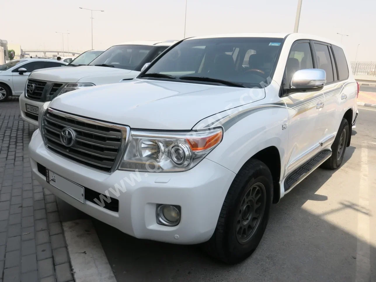 Toyota  Land Cruiser  VXR  2015  Automatic  292,000 Km  8 Cylinder  Four Wheel Drive (4WD)  SUV  White