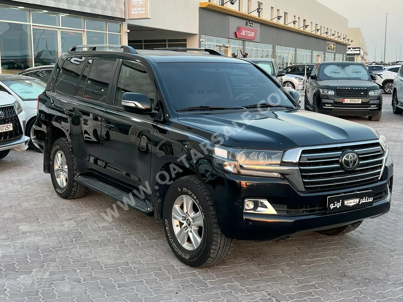 Toyota  Land Cruiser  GXR  2017  Automatic  207٬000 Km  6 Cylinder  Four Wheel Drive (4WD)  SUV  Black