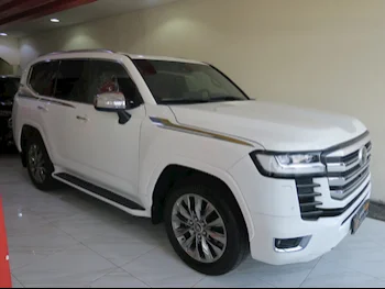 Toyota  Land Cruiser  VXR Twin Turbo  2022  Automatic  79,000 Km  6 Cylinder  Four Wheel Drive (4WD)  SUV  White