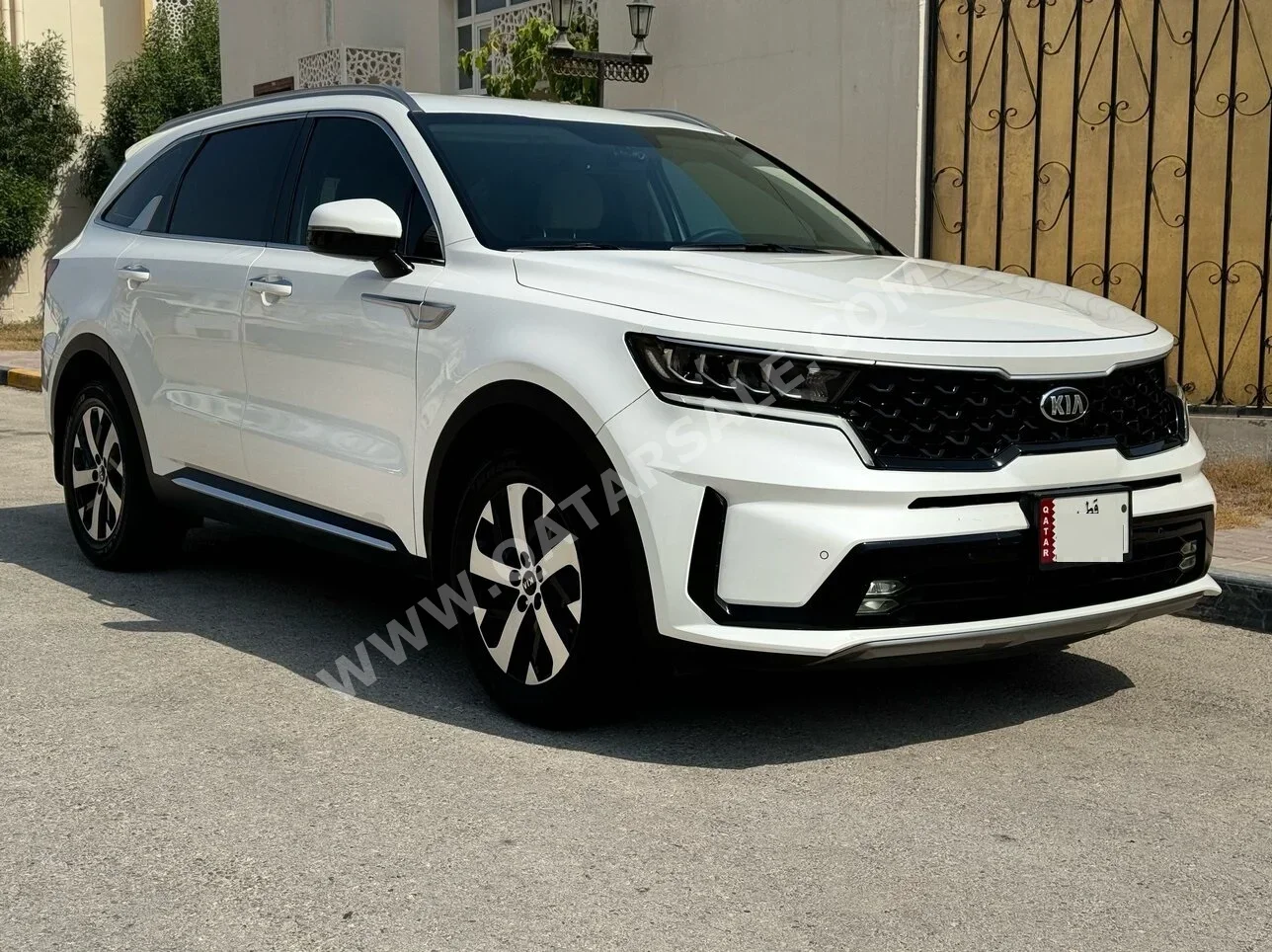 Kia  Sorento  3.5  2021  Tiptronic  68٬000 Km  6 Cylinder  All Wheel Drive (AWD)  SUV  White  With Warranty