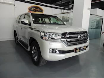 Toyota  Land Cruiser  VXR  2018  Automatic  225,000 Km  8 Cylinder  Four Wheel Drive (4WD)  SUV  White