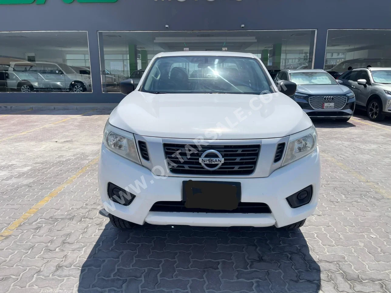 Nissan  Navara  2019  Manual  210٬000 Km  4 Cylinder  Four Wheel Drive (4WD)  Pick Up  White