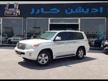 Toyota  Land Cruiser  VXR  2013  Automatic  144,000 Km  8 Cylinder  Four Wheel Drive (4WD)  SUV  White