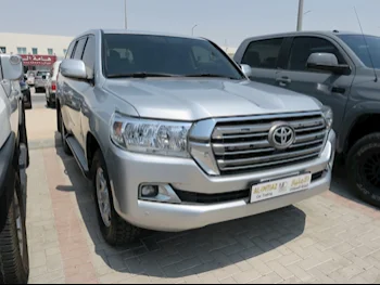 Toyota  Land Cruiser  G  2017  Automatic  144,000 Km  6 Cylinder  Four Wheel Drive (4WD)  SUV  Silver