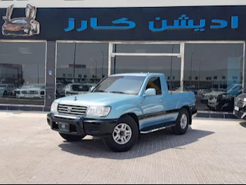 Toyota  Land Cruiser  VXR  2000  Automatic  549,000 Km  8 Cylinder  Four Wheel Drive (4WD)  SUV  Blue