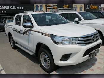 Toyota  Hilux  2024  Automatic  0 Km  4 Cylinder  Four Wheel Drive (4WD)  Pick Up  White  With Warranty