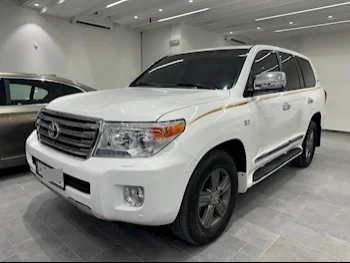  Toyota  Land Cruiser  VXR  2015  Automatic  250,000 Km  8 Cylinder  Four Wheel Drive (4WD)  SUV  White  With Warranty