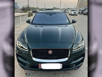 Jaguar  F-Pace  First Edition  2018  Automatic  92,000 Km  4 Cylinder  Four Wheel Drive (4WD)  SUV  Green