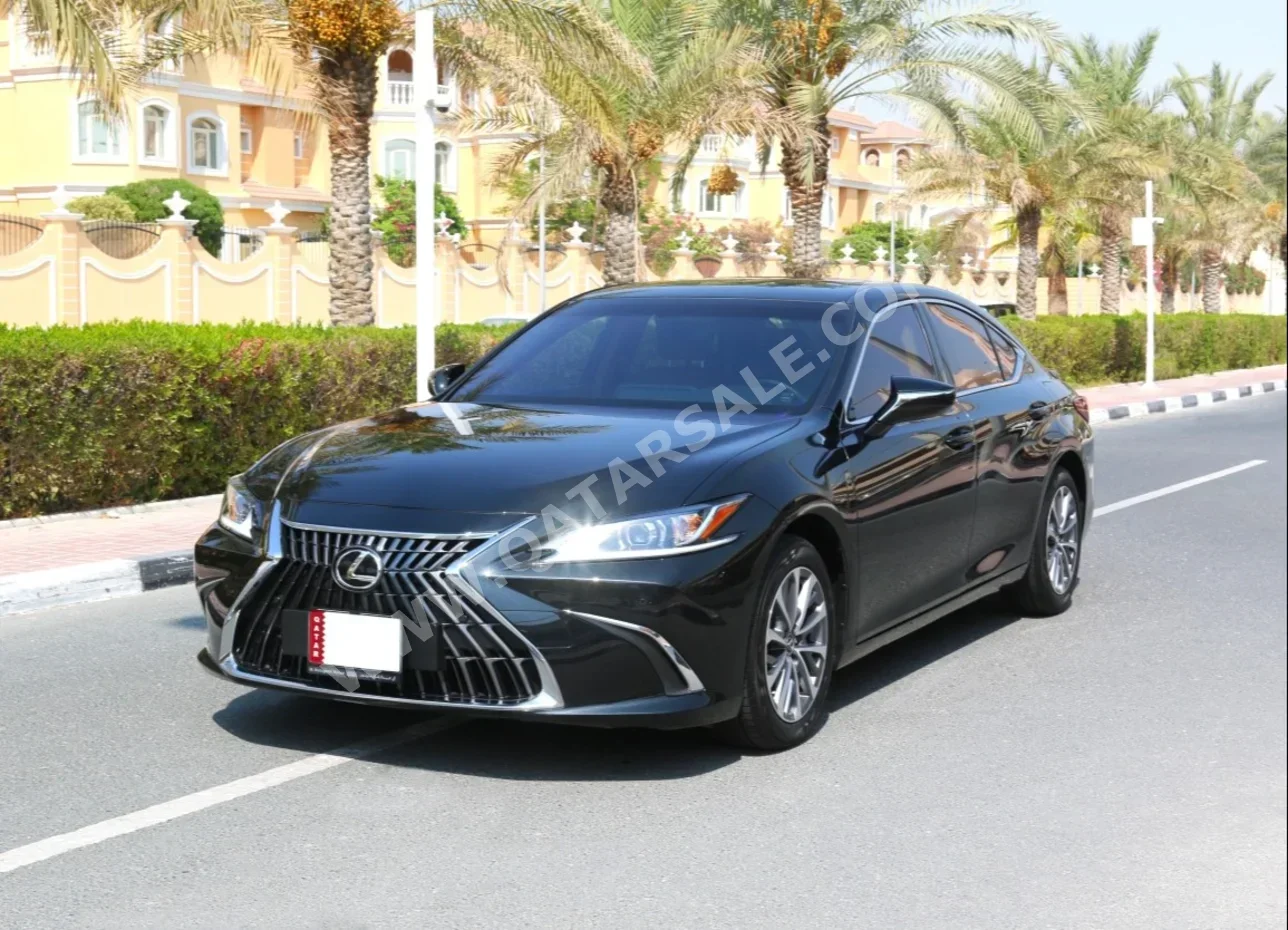 Lexus  ES 300 Hybird  4 Cylinder  Sedan  Black  2024