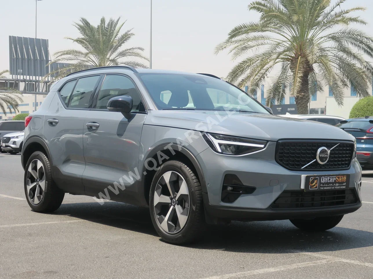 Volvo  XC  40  2023  Automatic  5,600 Km  4 Cylinder  Front Wheel Drive (FWD)  SUV  Gray  With Warranty