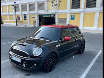 Mini  Cooper  JCW  2011  Manual  110,000 Km  4 Cylinder  Front Wheel Drive (FWD)  Hatchback  Black