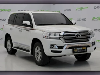 Toyota  Land Cruiser  GXR  2018  Automatic  191,000 Km  8 Cylinder  Four Wheel Drive (4WD)  SUV  White