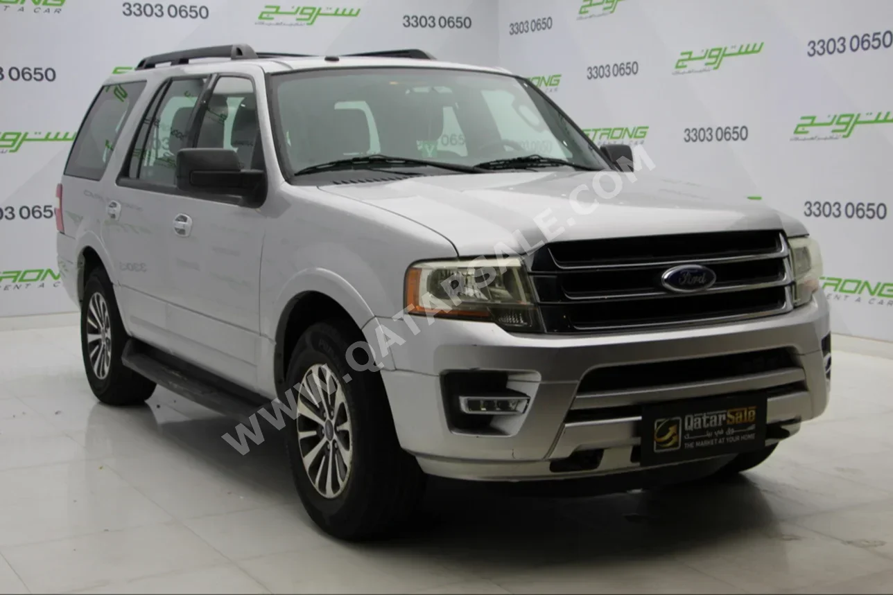 Ford  Expedition  2016  Automatic  114,000 Km  6 Cylinder  Four Wheel Drive (4WD)  SUV  Silver