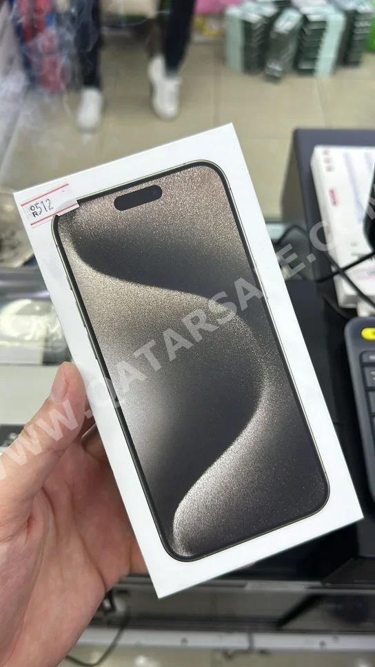 ابل - ايفون 15 - برو ماكس - تيتانيوم طبيعي - 512 جيجابايت - تحت الضمان