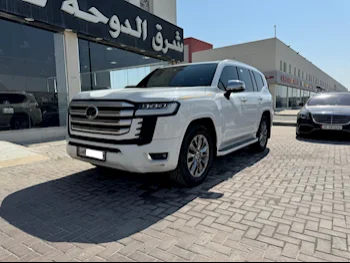 Toyota  Land Cruiser  VXR Twin Turbo  2022  Automatic  126,000 Km  6 Cylinder  Four Wheel Drive (4WD)  SUV  White