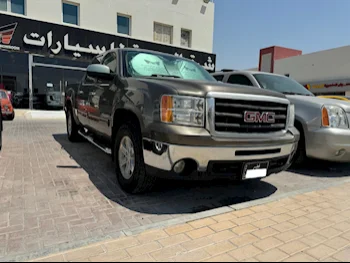 GMC  Sierra  SLE  2013  Automatic  523,000 Km  8 Cylinder  Four Wheel Drive (4WD)  Pick Up  Brown