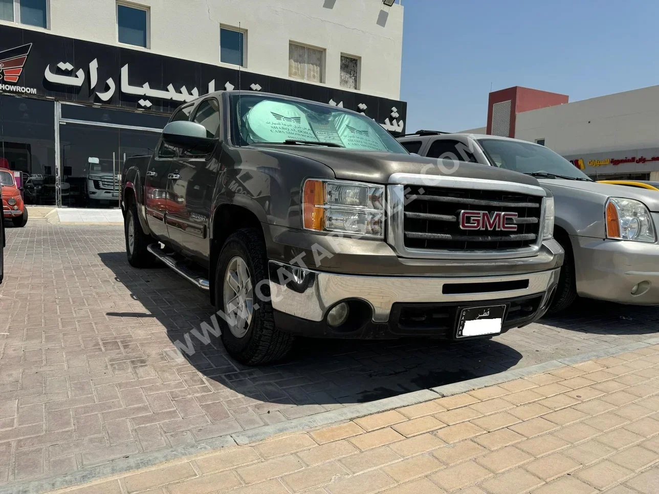 GMC  Sierra  SLE  2013  Automatic  523,000 Km  8 Cylinder  Four Wheel Drive (4WD)  Pick Up  Brown