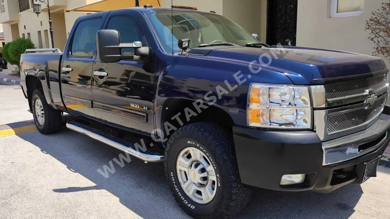 Chevrolet  Silverado  2500 HD  2010  Automatic  169,000 Km  8 Cylinder  Four Wheel Drive (4WD)  Pick Up  Blue