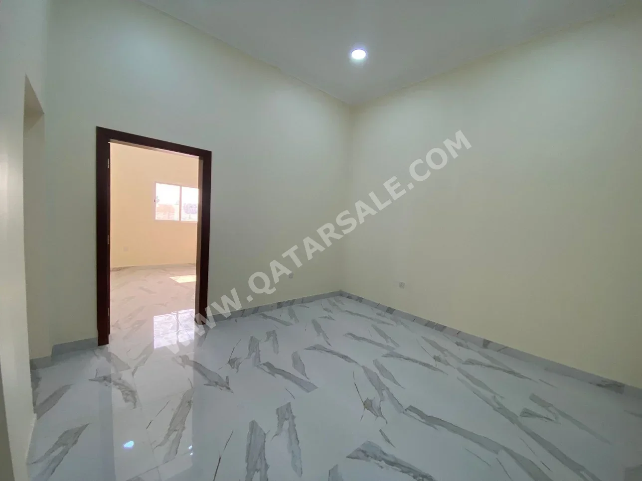 2 Bedrooms  Apartment  in Al Rayyan -  Al Aziziyah  Not Furnished