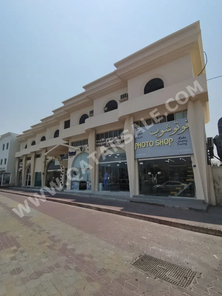 Commercial Shops - Not Furnished  - Doha  - Fereej Bin Omran