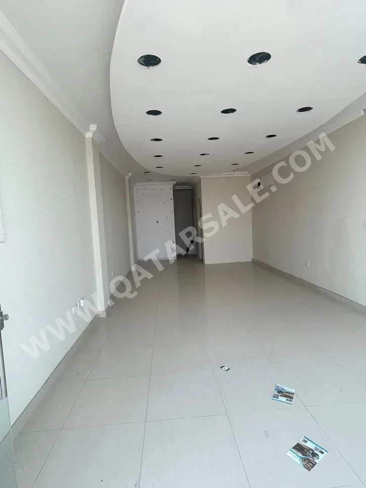 Commercial Shops - Not Furnished  - Doha  - Madinat Khalifa South