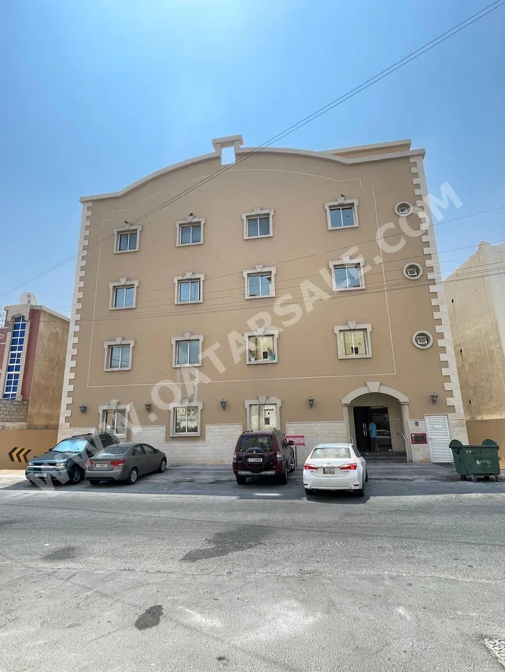 3 Bedrooms  Apartment  in Doha -  Old Airport  Not Furnished