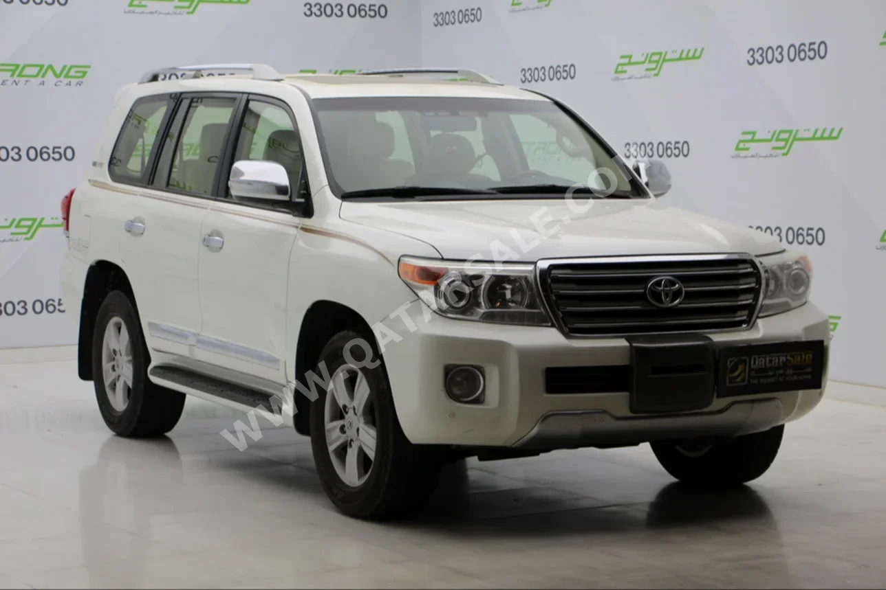 Toyota  Land Cruiser  GXR  2015  Automatic  199,000 Km  8 Cylinder  Four Wheel Drive (4WD)  SUV  Pearl