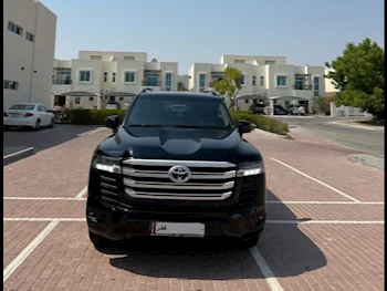 Toyota  Land Cruiser  GXR Twin Turbo  2022  Automatic  6٬000 Km  6 Cylinder  Four Wheel Drive (4WD)  SUV  Black  With Warranty