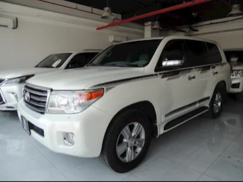 Toyota  Land Cruiser  GXR  2014  Automatic  401,000 Km  8 Cylinder  Four Wheel Drive (4WD)  SUV  White