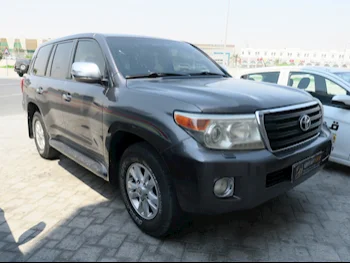 Toyota  Land Cruiser  GXR  2012  Automatic  241,000 Km  6 Cylinder  Four Wheel Drive (4WD)  SUV  Gray