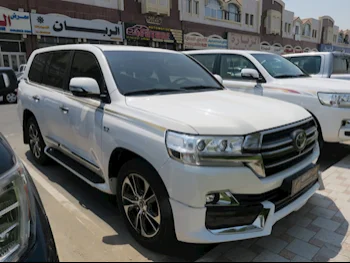 Toyota  Land Cruiser  VXR- Grand Touring S  2020  Automatic  265,000 Km  8 Cylinder  Four Wheel Drive (4WD)  SUV  White