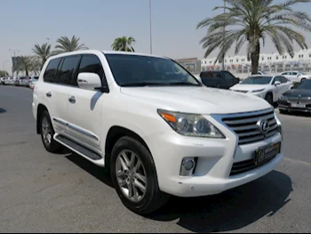 Lexus  LX  570  2013  Automatic  264,000 Km  8 Cylinder  Four Wheel Drive (4WD)  SUV  White