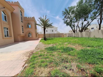 Family Residential  - Not Furnished  - Doha  - Al Markhiya  - 8 Bedrooms