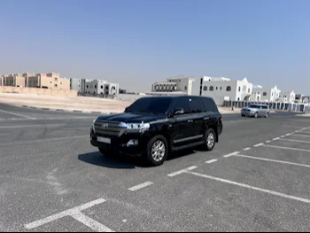  Toyota  Land Cruiser  VXR  2018  Automatic  146,000 Km  8 Cylinder  Four Wheel Drive (4WD)  SUV  Black  With Warranty