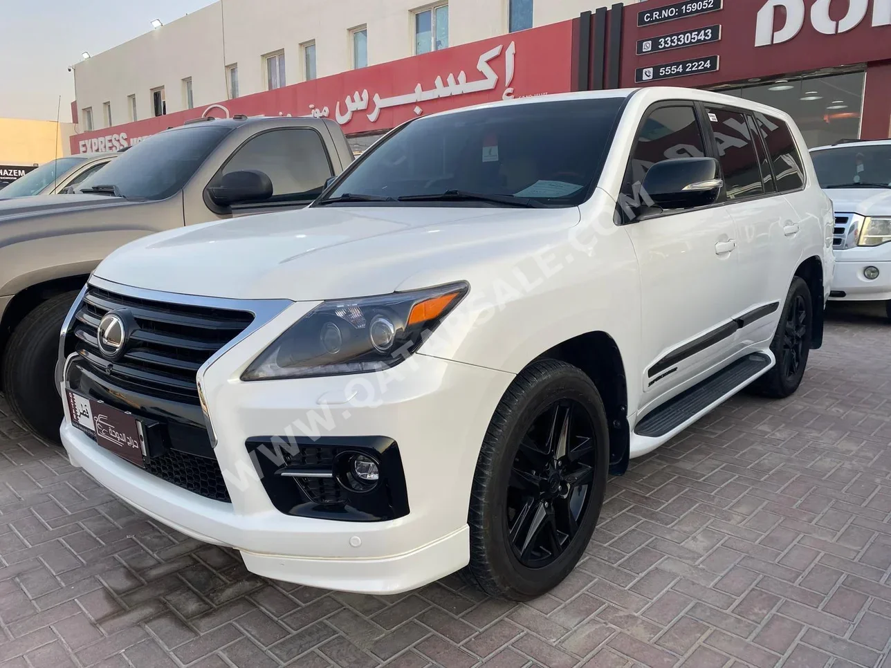 Lexus  LX  570  2015  Automatic  264,000 Km  8 Cylinder  Four Wheel Drive (4WD)  SUV  White