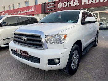 Toyota  Sequoia  SR5  2014  Automatic  297,000 Km  8 Cylinder  Four Wheel Drive (4WD)  SUV  White