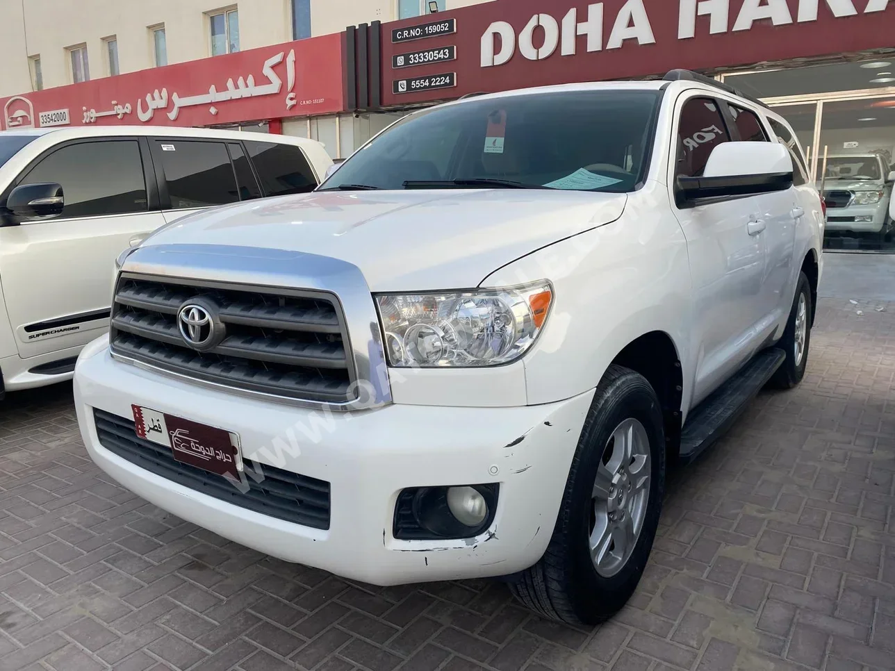 Toyota  Sequoia  SR5  2014  Automatic  297,000 Km  8 Cylinder  Four Wheel Drive (4WD)  SUV  White