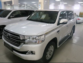 Toyota  Land Cruiser  VXR  2021  Automatic  101,000 Km  8 Cylinder  Four Wheel Drive (4WD)  SUV  White