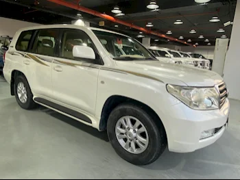 Toyota  Land Cruiser  GX  2011  Automatic  276,000 Km  6 Cylinder  Four Wheel Drive (4WD)  SUV  White