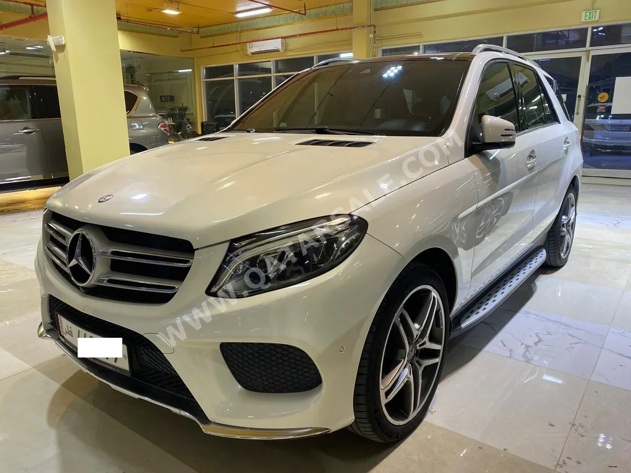 Mercedes-Benz  GLE  400  2016  Automatic  70,000 Km  6 Cylinder  Four Wheel Drive (4WD)  SUV  White