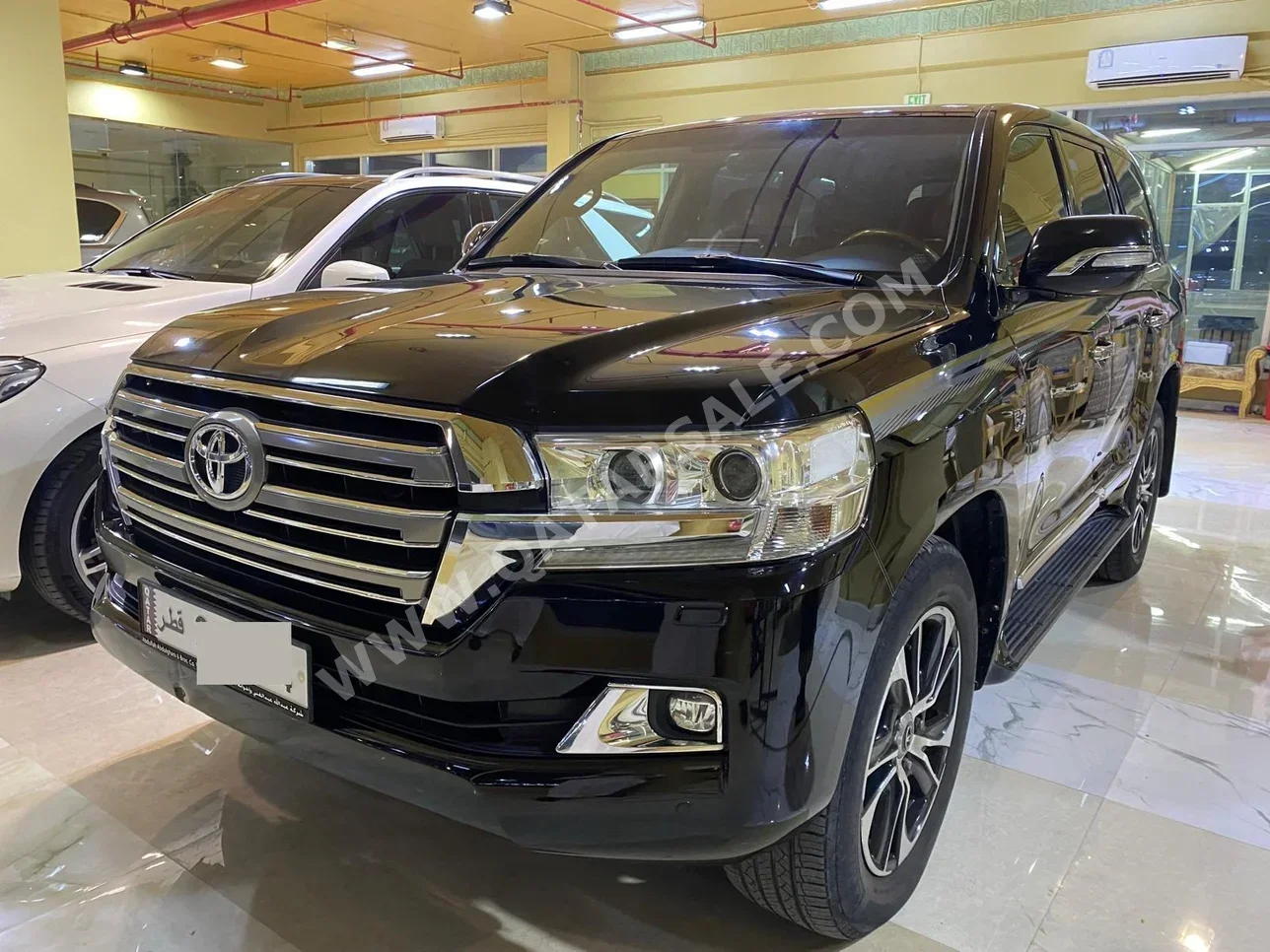 Toyota  Land Cruiser  VXR  2018  Automatic  145,000 Km  8 Cylinder  Four Wheel Drive (4WD)  SUV  Black