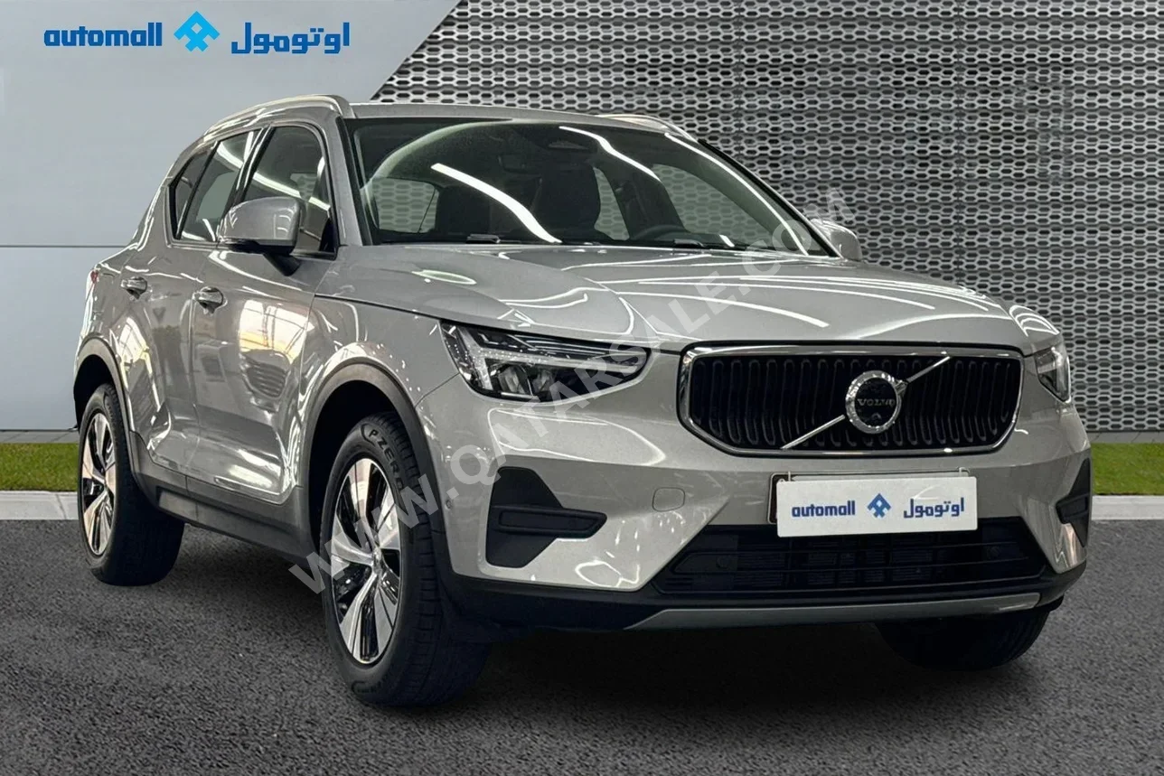 Volvo  XC  40  2023  Automatic  8,158 Km  4 Cylinder  Front Wheel Drive (FWD)  SUV  Silver  With Warranty