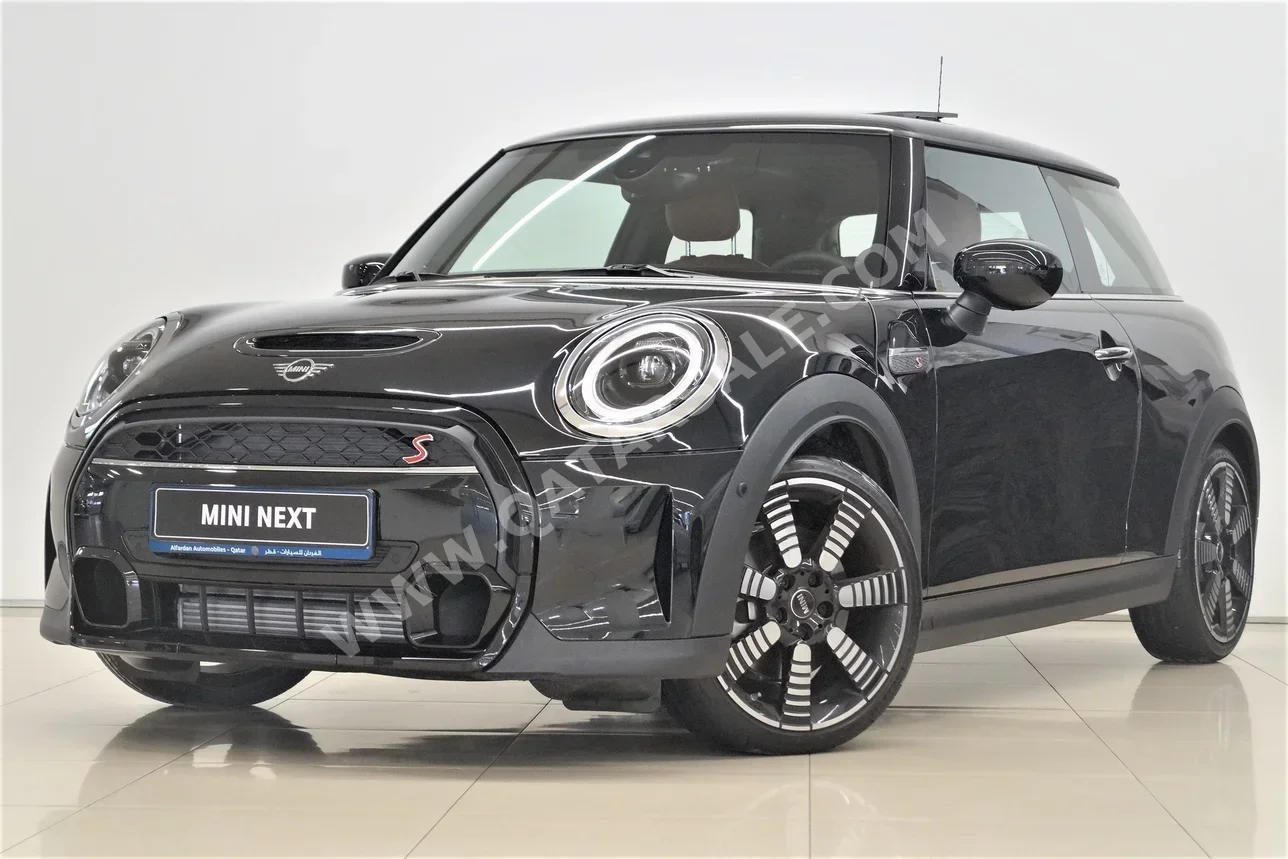 Mini  Cooper  S  2024  Automatic  13,300 Km  4 Cylinder  Front Wheel Drive (FWD)  Hatchback  Black  With Warranty