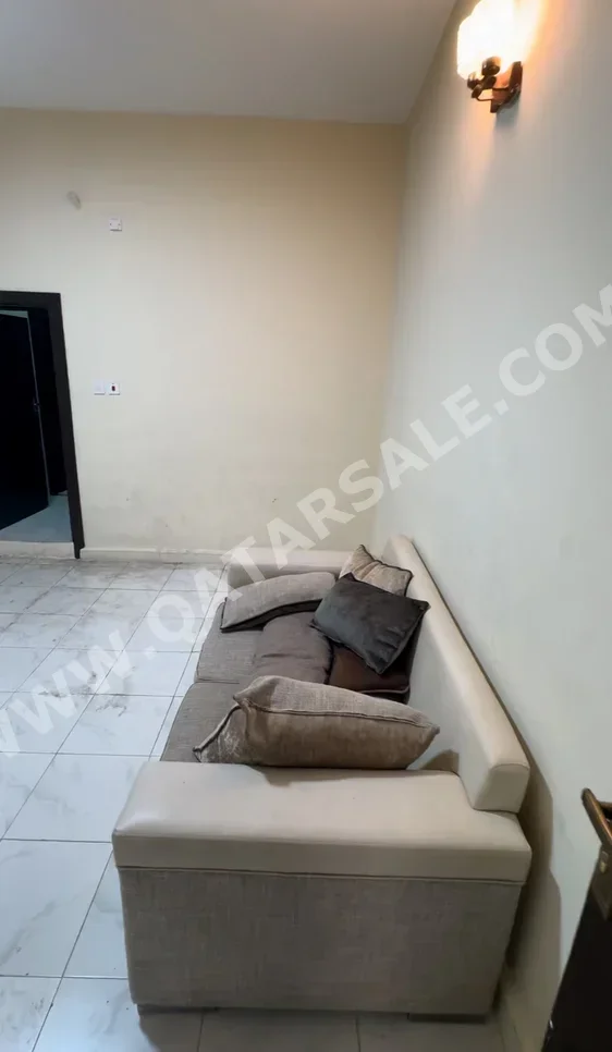 1 Bedrooms  Apartment  For Rent  in Doha -  Rawdat Al Khail  Fully Furnished