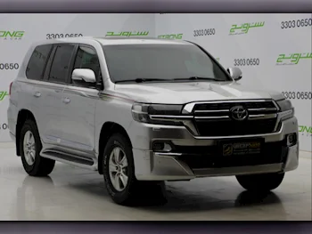 Toyota  Land Cruiser  GXR  2016  Automatic  290,991 Km  6 Cylinder  Four Wheel Drive (4WD)  SUV  Silver